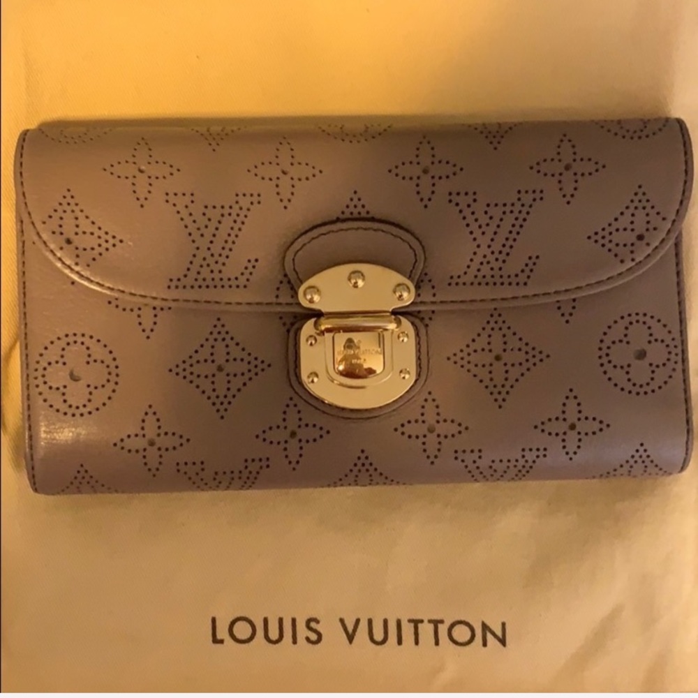 Authentic Louis Vuitton Amelia Mahina Wallet
